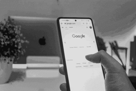 page d'accueil du moteur de recherche google sur appareil mobile